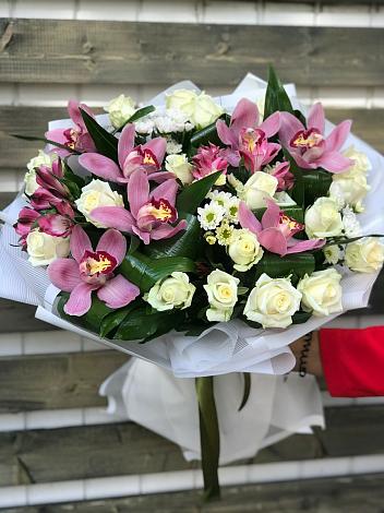 Букет цветов из: Розы и Хризантемы в Шиханах