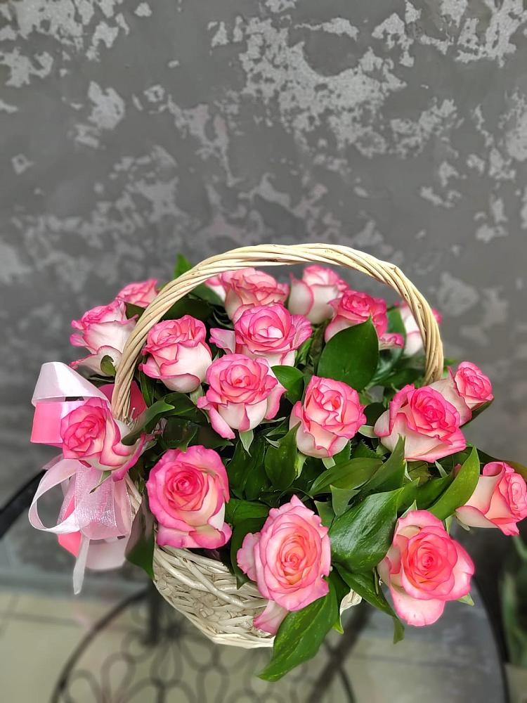 Цветочная композиция из Розы в корзине в Шиханах