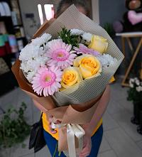 Букет цветов из:  Герберы, Розы и Хризантемы в Шиханах