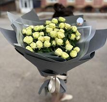 Букет Белые кустовые розы Солинеро в Шиханах