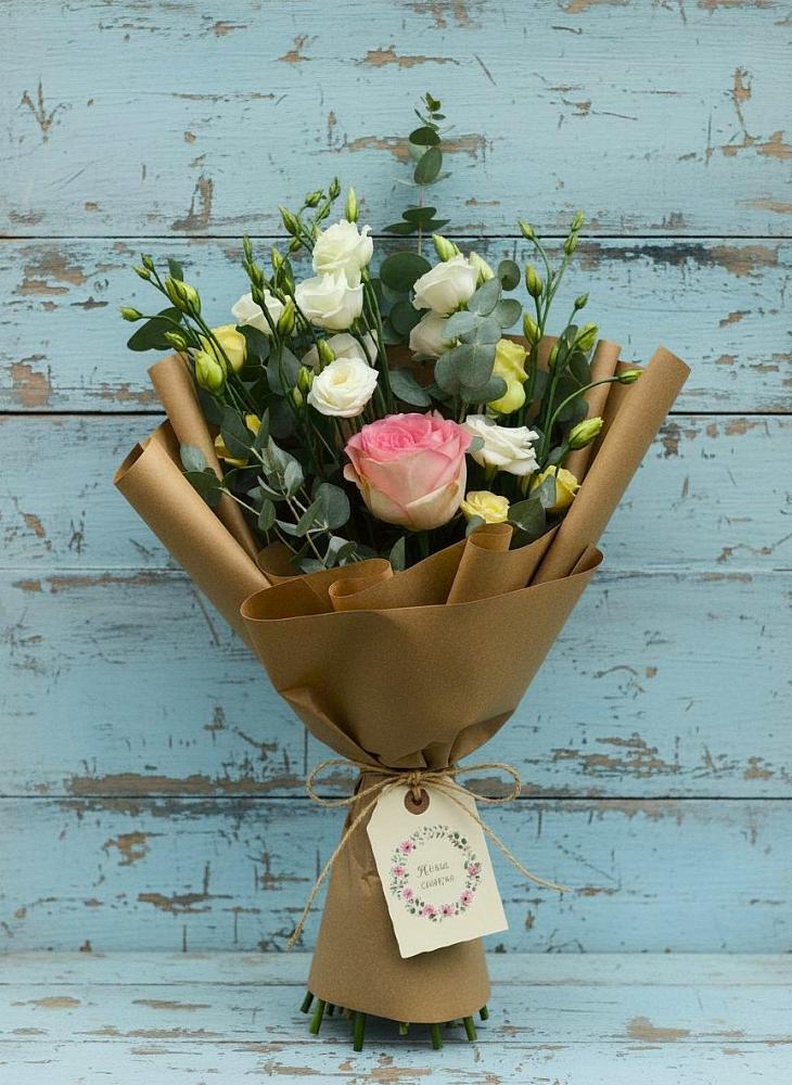 Букет цветов из: Розы и Лизиантусы в Шиханах