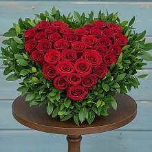 Цветочная композиция из Розы в виде сердца в Шиханах