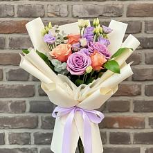 Букет цветов из:  Лизиантусы и Розы в Шиханах