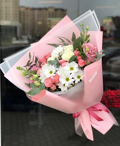 Букет цветов из: Розы, Лизиантусы и Хризантемы в Шиханах