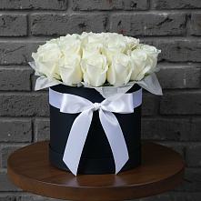 Цветочная композиция из Розы в шляпной коробке в Шиханах