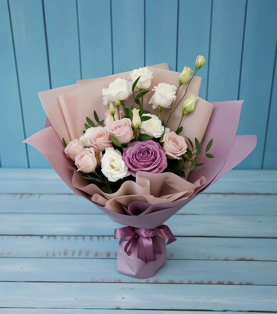 Букет цветов из: Розы и Лизиантусы в Шиханах